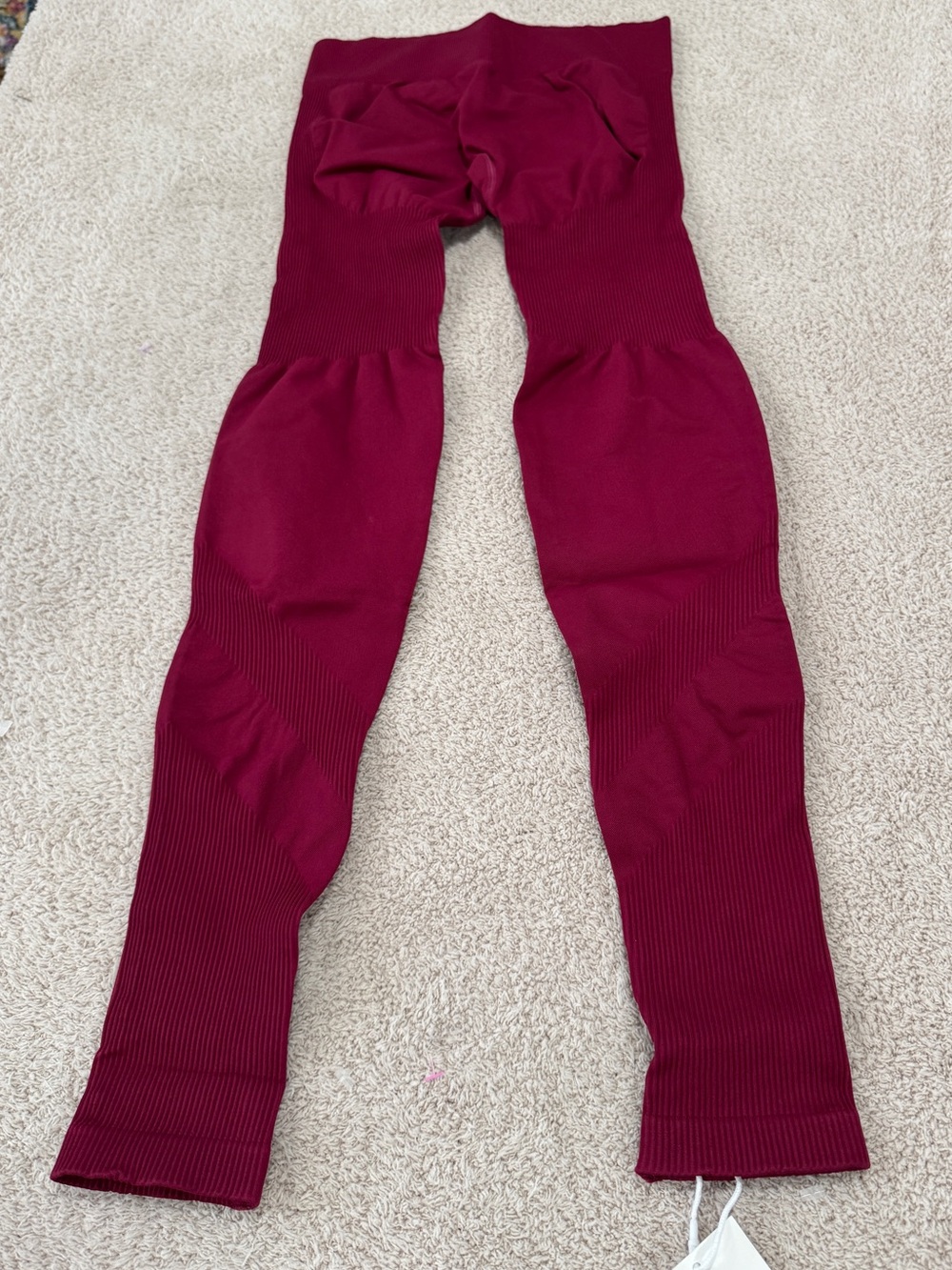 Thrivin Elevate Sculpting Mid Waist Scrunch Flare Pants Cherry Berry Size S